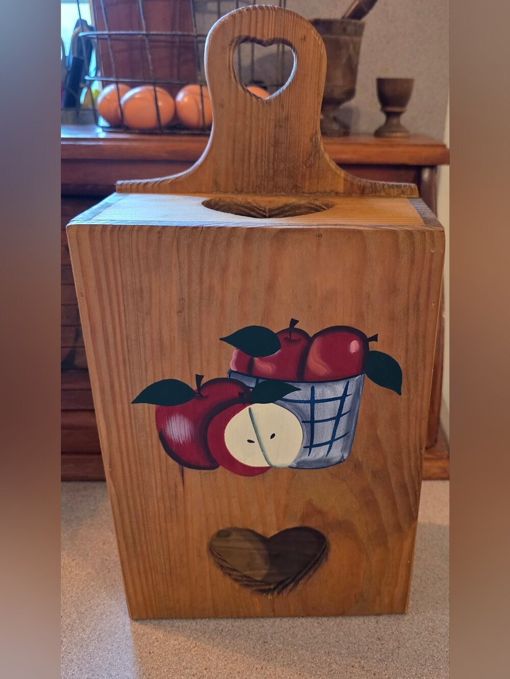 Vintage Wooden Apple Bag Holder Heart Cut Out 1997 ABC Distributing Industry